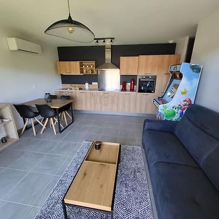 Rez-De-Jardin De Maison Avec Spa Et Borne D'Arcade Aurillac Exterior foto