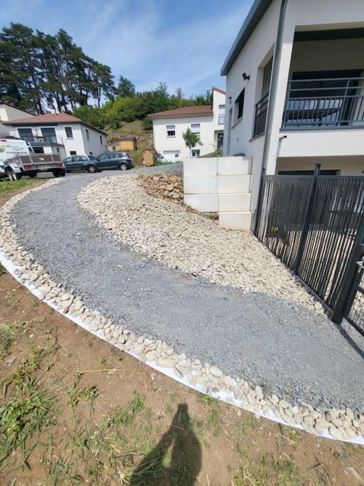 Rez-De-Jardin De Maison Avec Spa Et Borne D'Arcade Aurillac Exterior foto